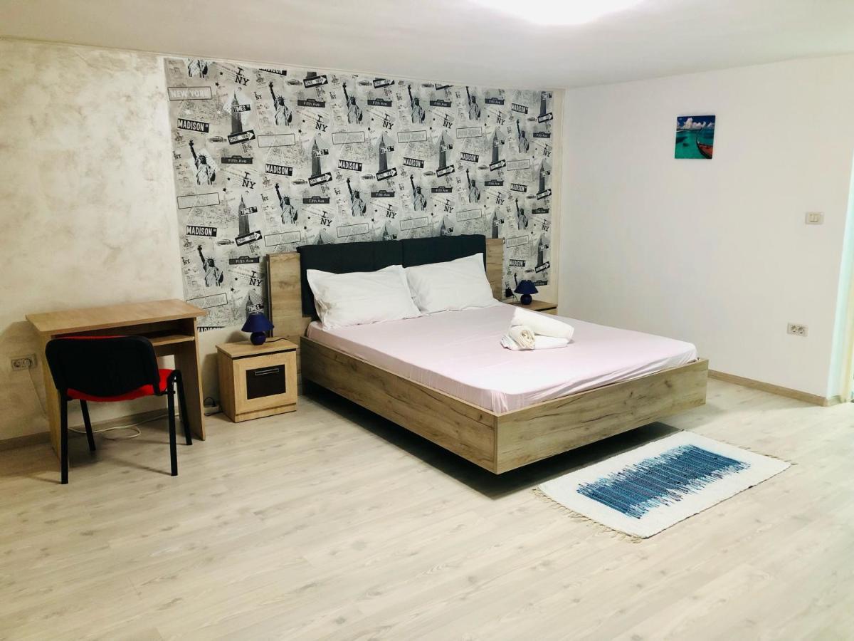 Central Park - Big Apartment - 3 Rooms - Free Parking T5 ทิมิชัวรา ภายนอก รูปภาพ