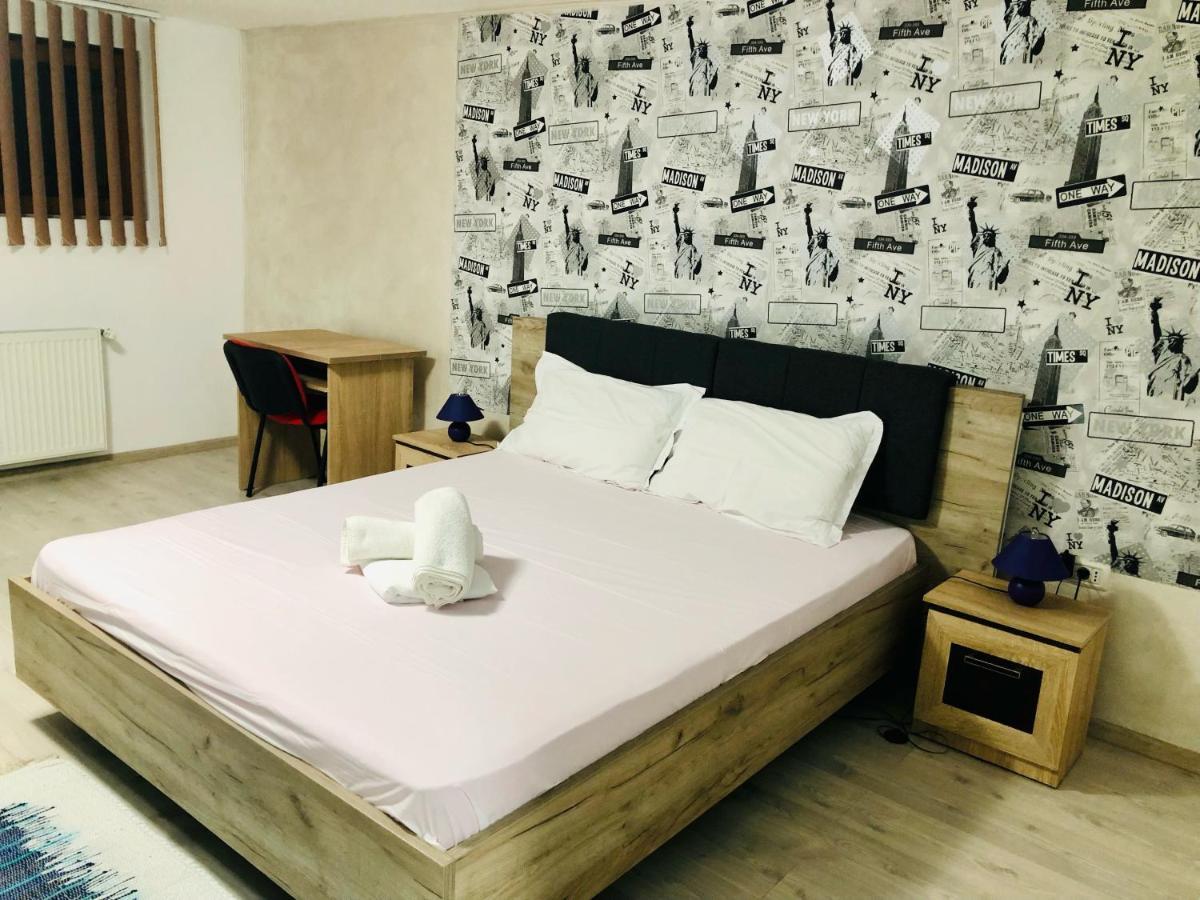 Central Park - Big Apartment - 3 Rooms - Free Parking T5 ทิมิชัวรา ภายนอก รูปภาพ